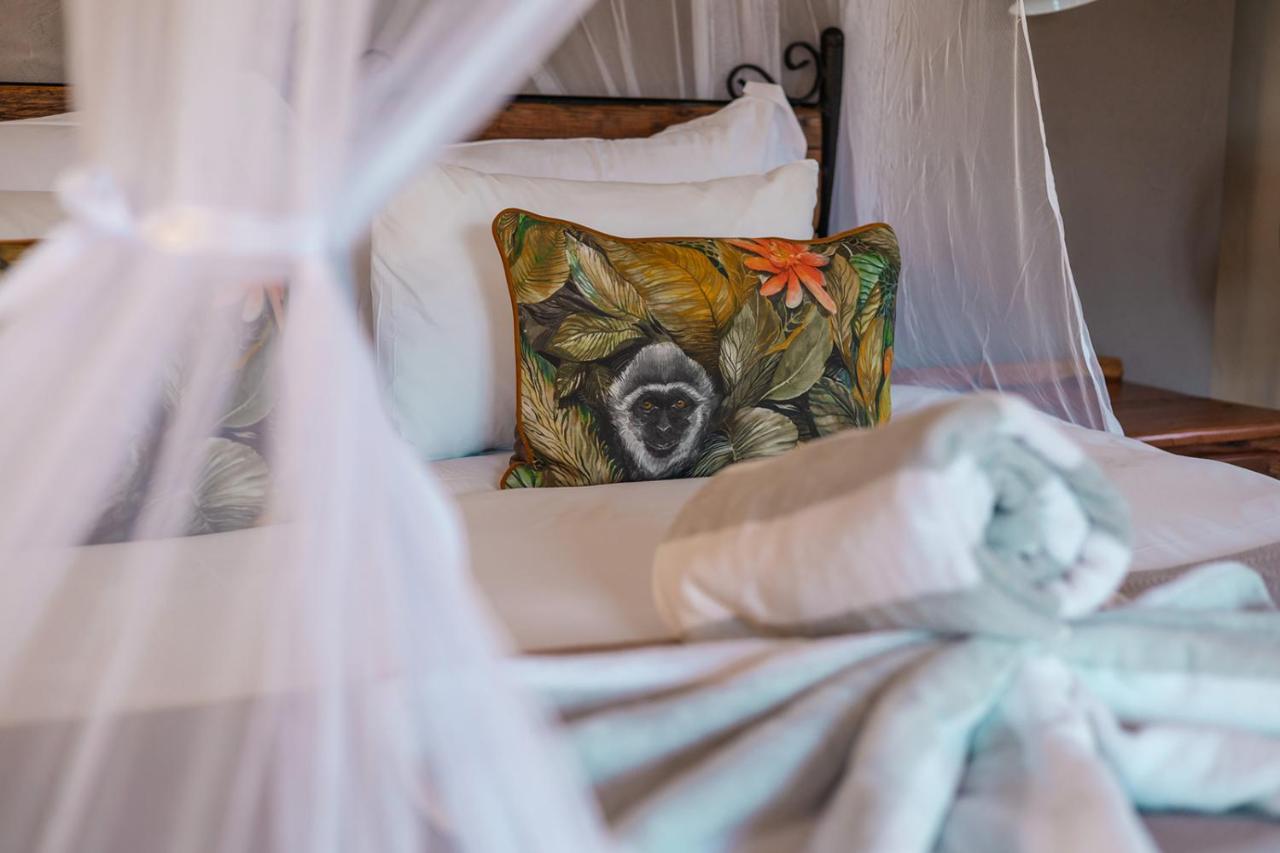 Luxury tent Umkumbe Bush - Luxury Tented Camp *